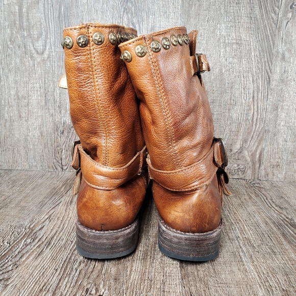 Frye Jenna Women's 6 B Brown Distressed Leather Studded Moto Short Buckle Boots - Picture 4 of 13